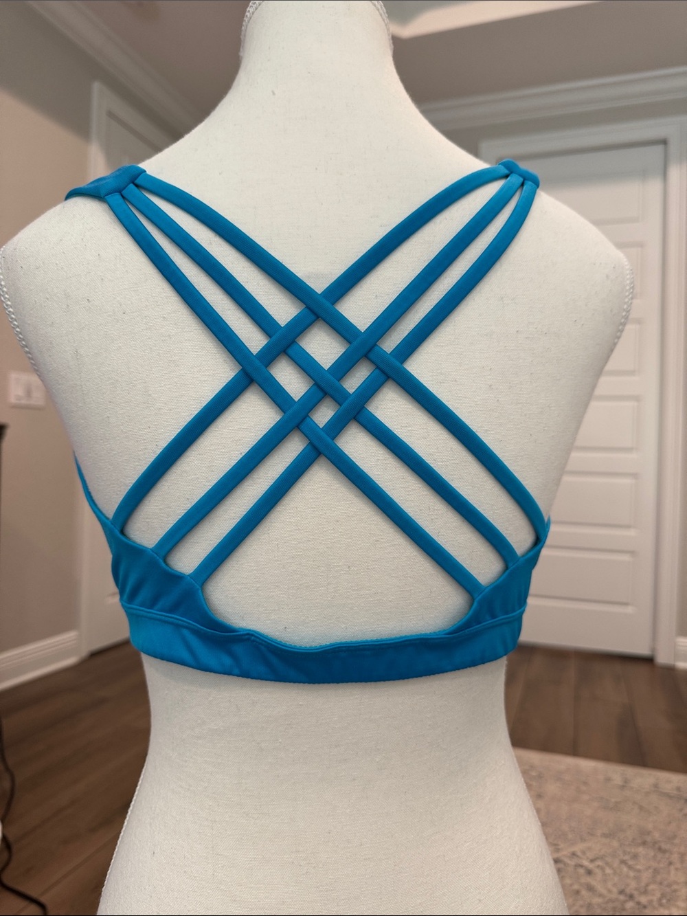 Victoria’s Secret vsx Crisscross Strappy Back Sports Bra - Bright Teal
